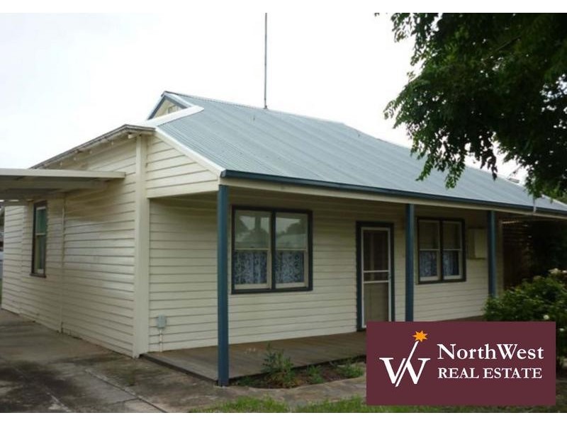 32 Gardiner Street, Warracknabeal VIC 3393