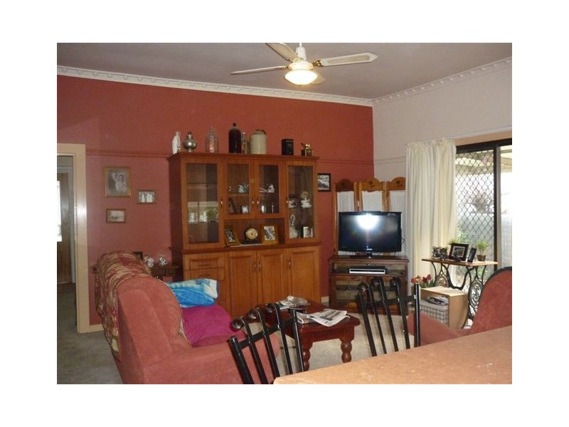 3 Menin Avenue, Warracknabeal VIC 3393