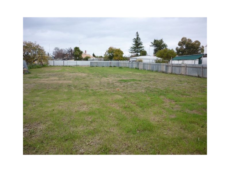 73 Lyle Street., Warracknabeal VIC 3393