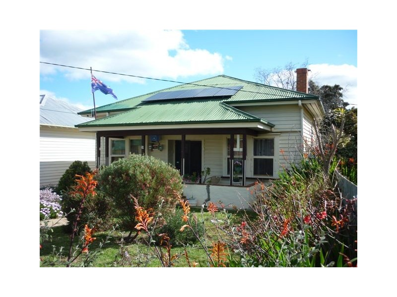 10 Jamouneau Street, Warracknabeal VIC 3393