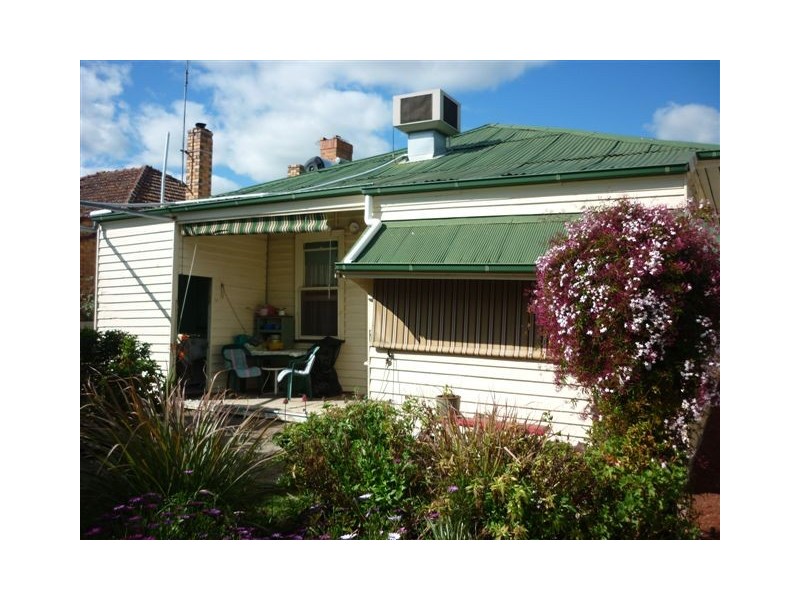 10 Jamouneau Street, Warracknabeal VIC 3393