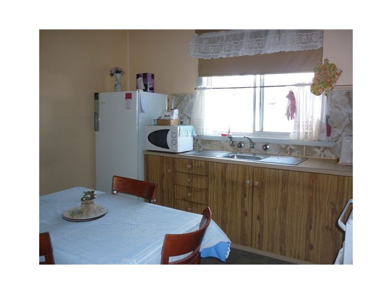 92 Government Road, Warracknabeal VIC 3393