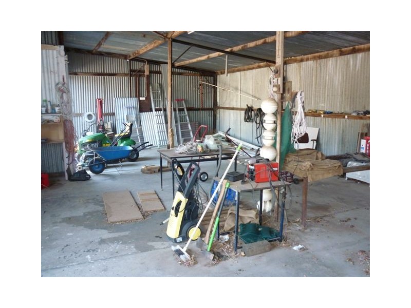 24 Dimboola Road, Warracknabeal VIC 3393