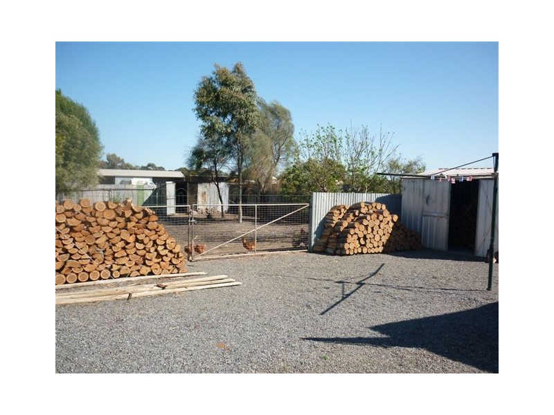 24 Dimboola Road, Warracknabeal VIC 3393