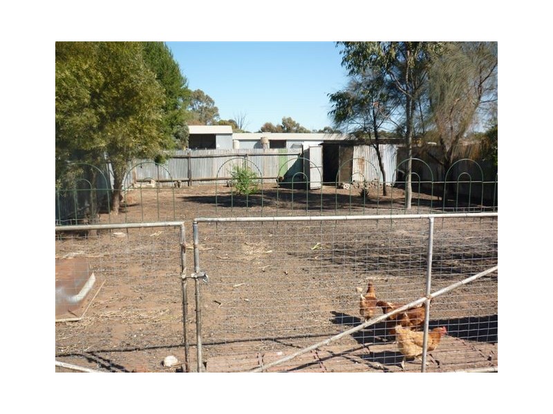 24 Dimboola Road, Warracknabeal VIC 3393