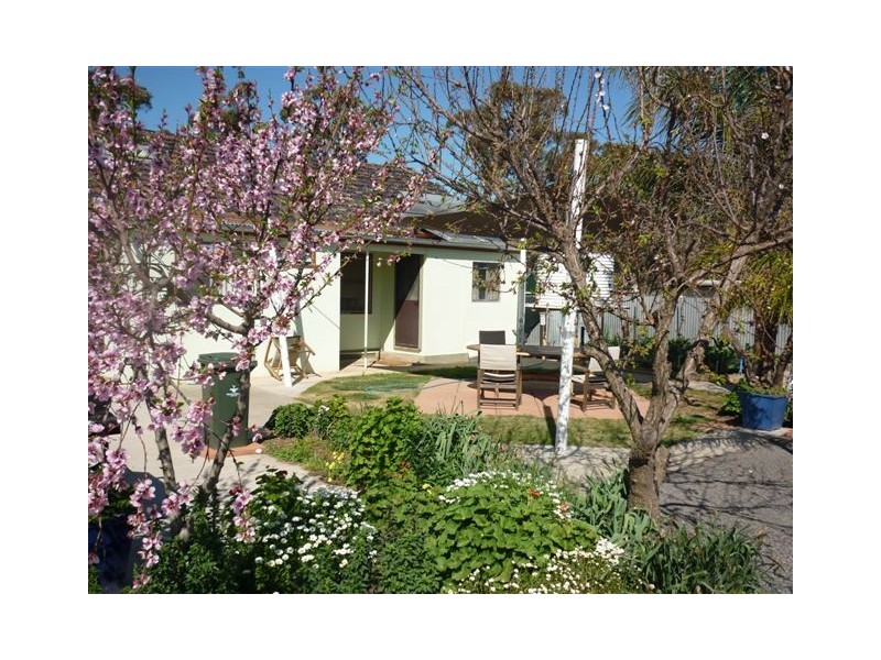 24 Dimboola Road, Warracknabeal VIC 3393