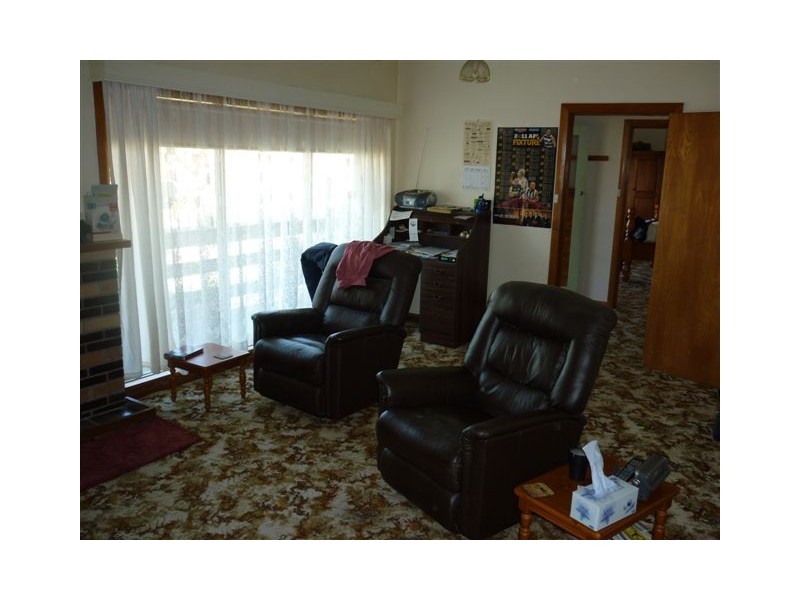 24 Dimboola Road, Warracknabeal VIC 3393