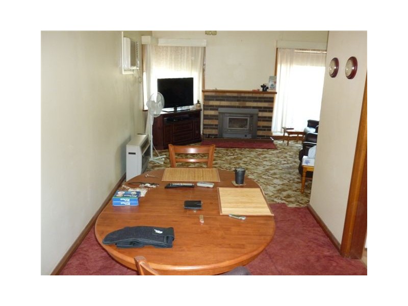 24 Dimboola Road, Warracknabeal VIC 3393