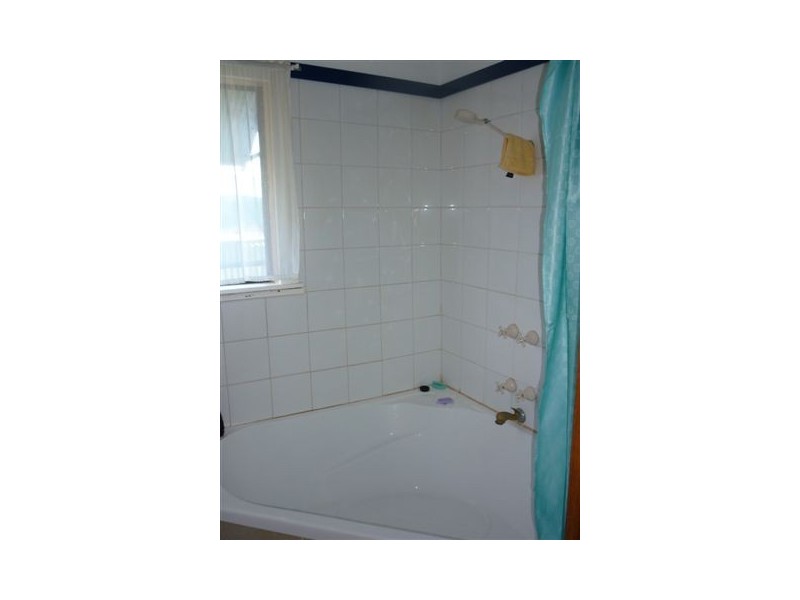 24 Dimboola Road, Warracknabeal VIC 3393