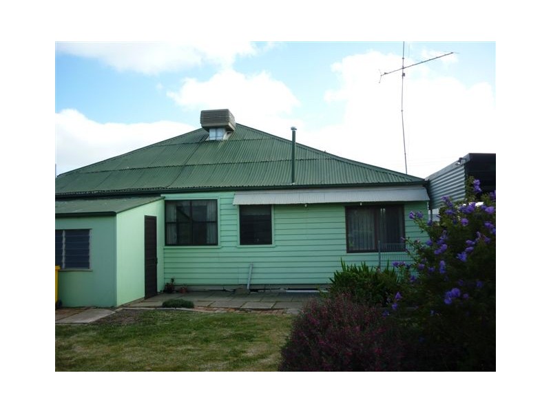 23 Milbourne Street, Warracknabeal VIC 3393