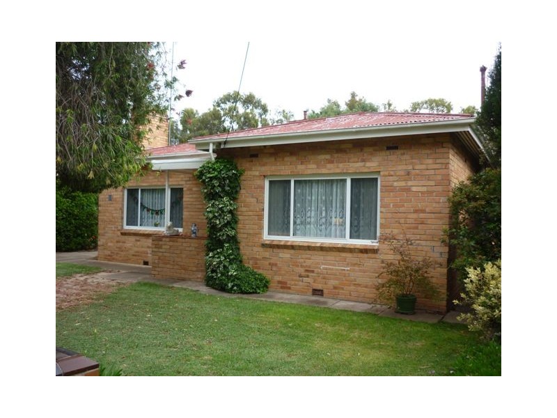 11 Asquith Avenue, Warracknabeal VIC 3393