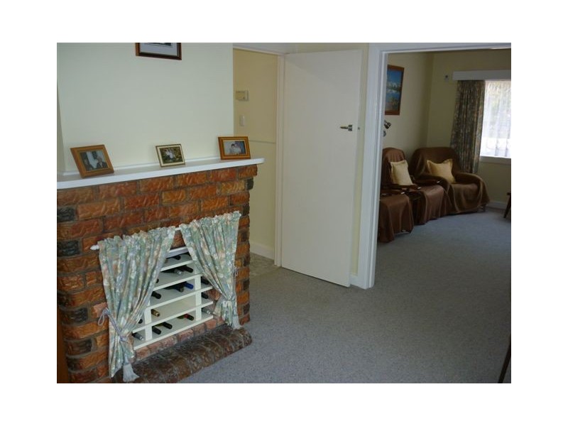 11 Asquith Avenue, Warracknabeal VIC 3393