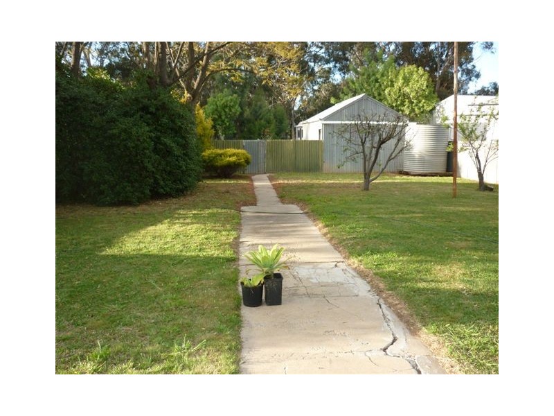 11 Asquith Avenue, Warracknabeal VIC 3393