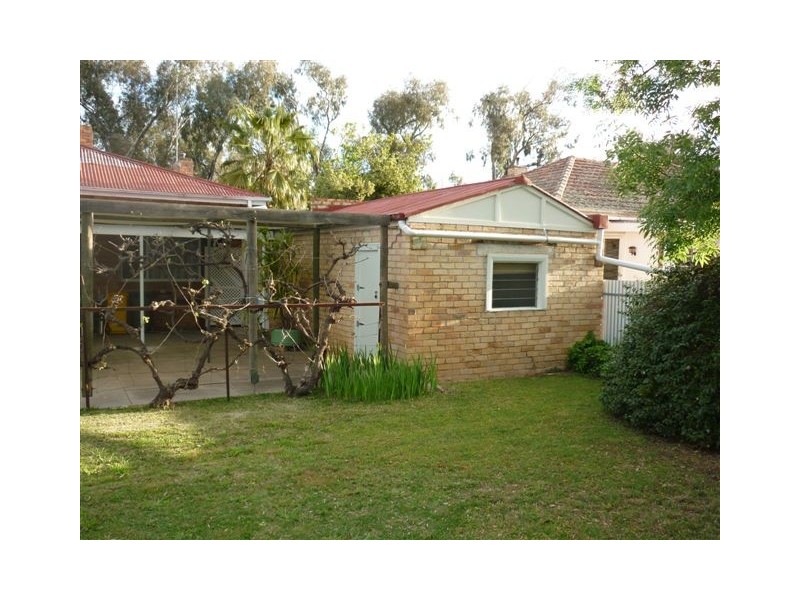 11 Asquith Avenue, Warracknabeal VIC 3393