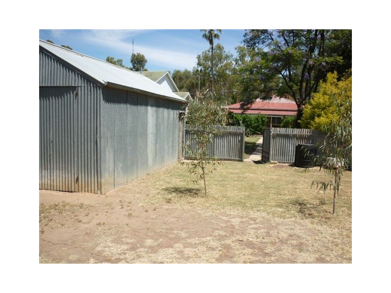11 Asquith Avenue, Warracknabeal VIC 3393