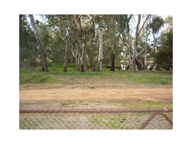 11 Asquith Avenue, Warracknabeal VIC 3393