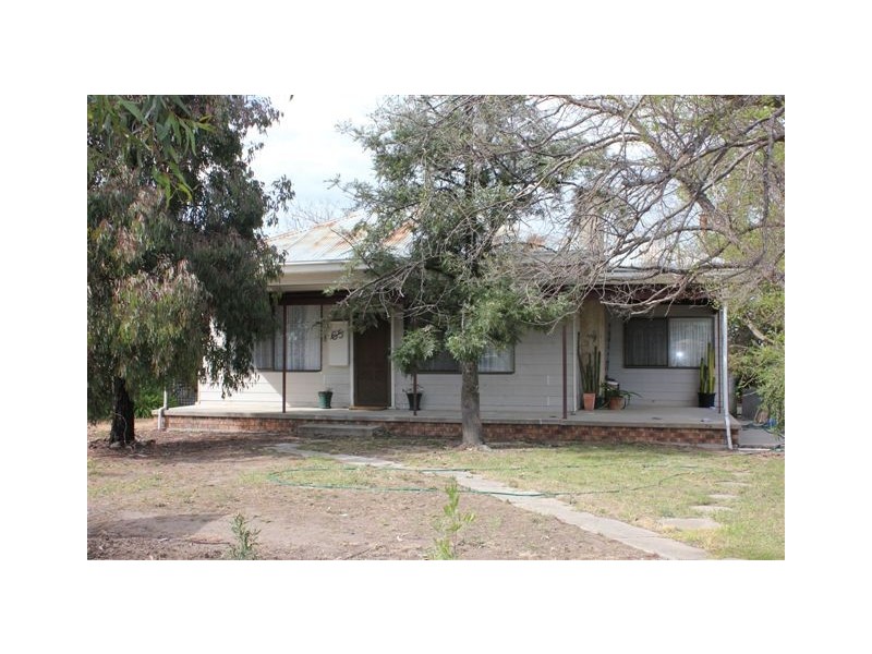 65 Lyle Street, Warracknabeal VIC 3393