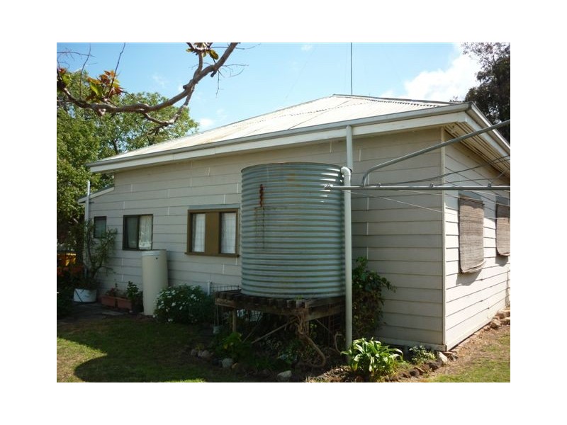 65 Lyle Street, Warracknabeal VIC 3393