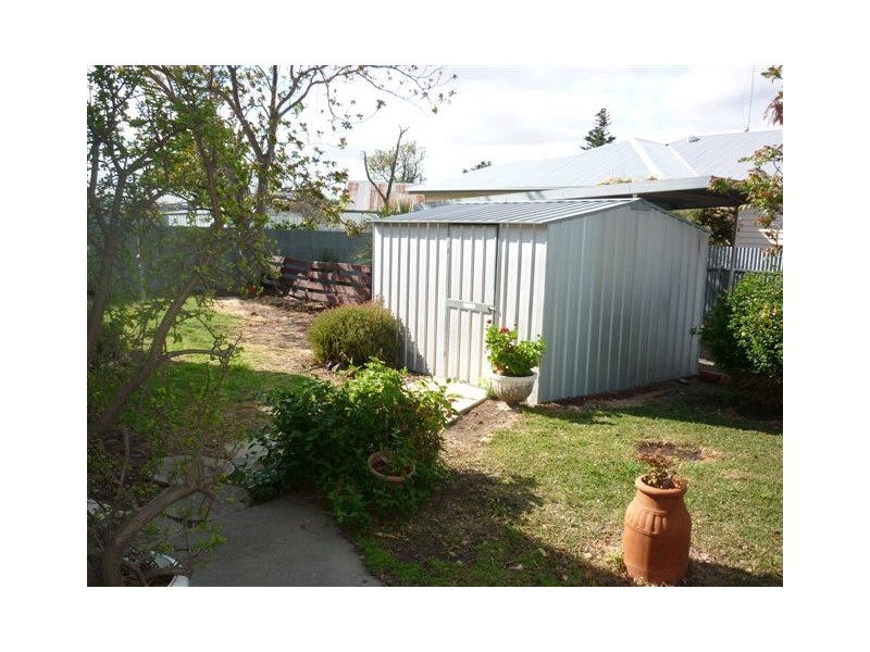 65 Lyle Street, Warracknabeal VIC 3393