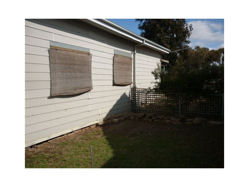 65 Lyle Street, Warracknabeal VIC 3393