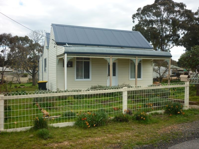 43 Butcher Street, St Arnaud VIC 3478