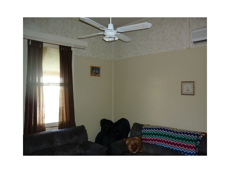 60 Molyneaux Street, Warracknabeal VIC 3393