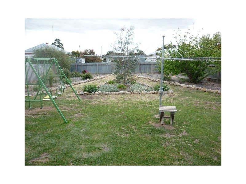 60 Molyneaux Street, Warracknabeal VIC 3393