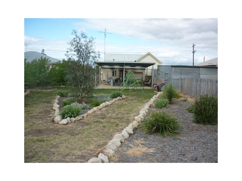 60 Molyneaux Street, Warracknabeal VIC 3393
