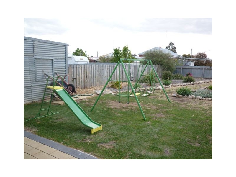 60 Molyneaux Street, Warracknabeal VIC 3393