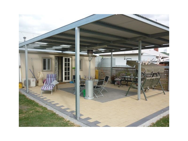 60 Molyneaux Street, Warracknabeal VIC 3393