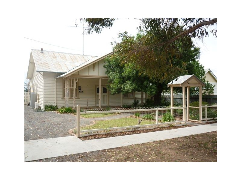 73 Anderson Street, Warracknabeal VIC 3393