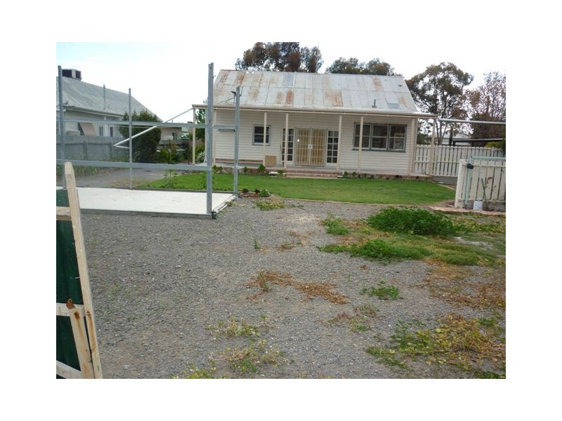 73 Anderson Street, Warracknabeal VIC 3393