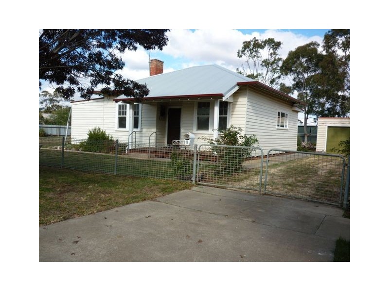 5 Livingston Street, Warracknabeal VIC 3393