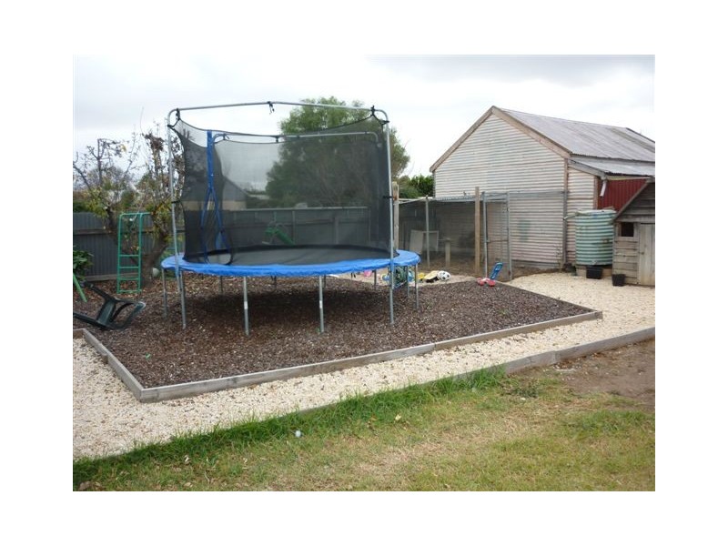 19 Charles Street, Jeparit VIC 3423