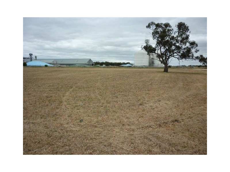 Railway Street, Warracknabeal VIC 3393