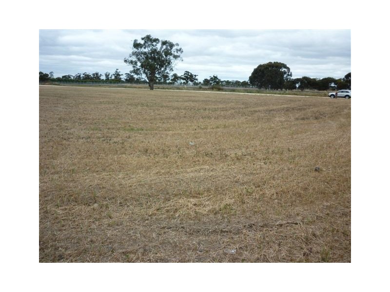 Railway Street, Warracknabeal VIC 3393