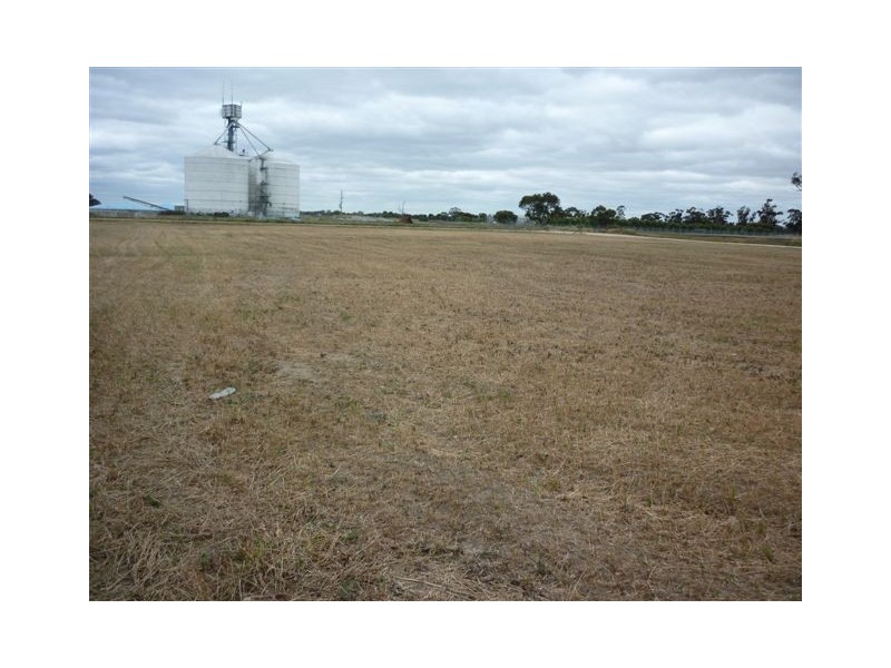 Railway Street, Warracknabeal VIC 3393