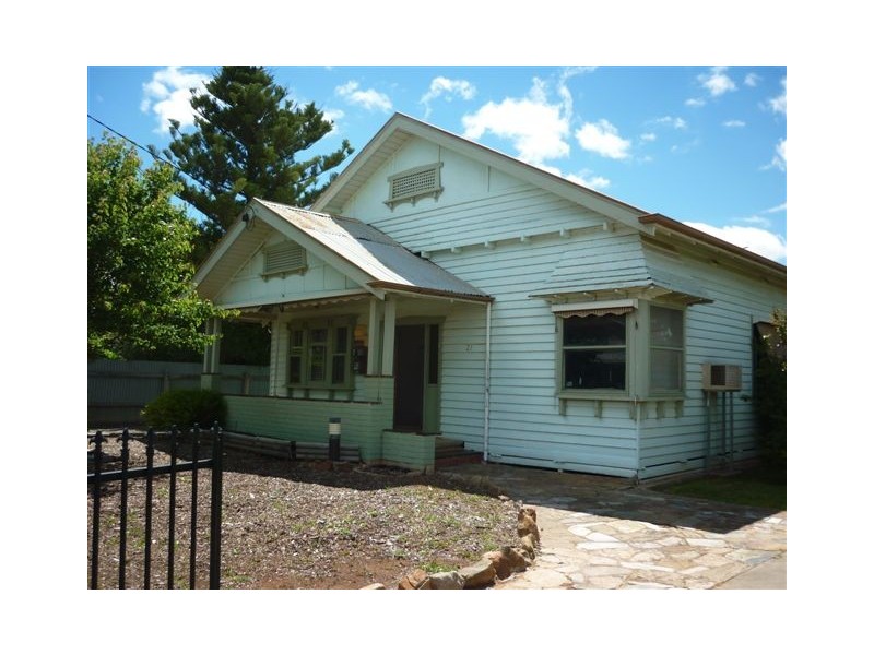 21 Waugh Street, Charlton VIC 3525