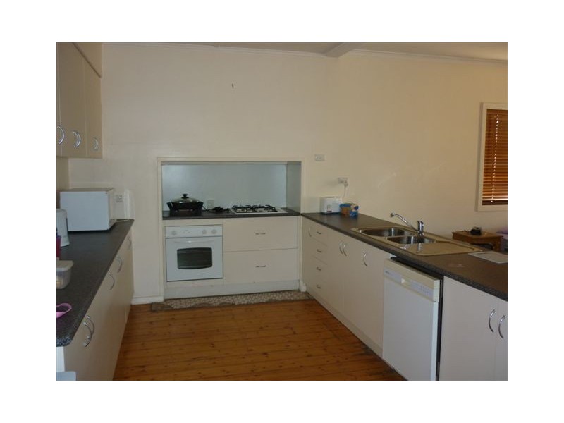 21 Waugh Street, Charlton VIC 3525