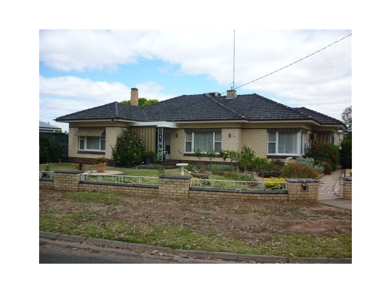 36 Craig Ave, Warracknabeal VIC 3393