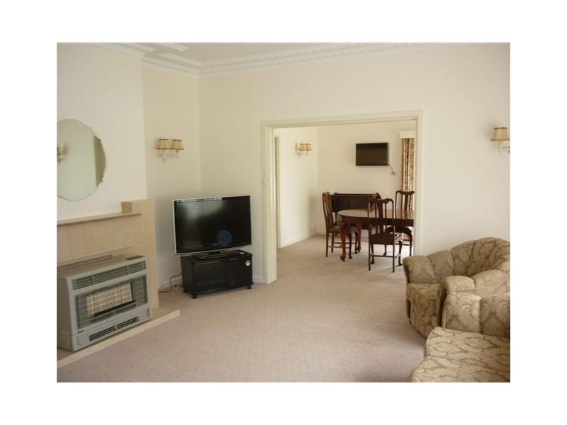 36 Craig Ave, Warracknabeal VIC 3393