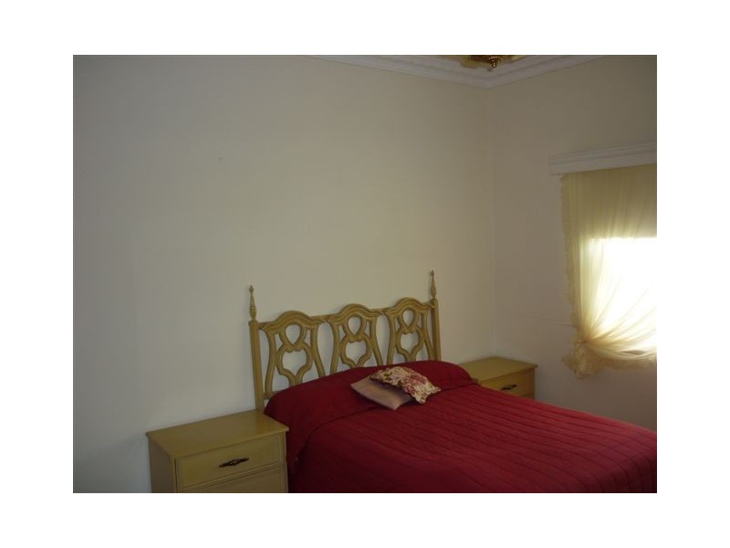 36 Craig Ave, Warracknabeal VIC 3393