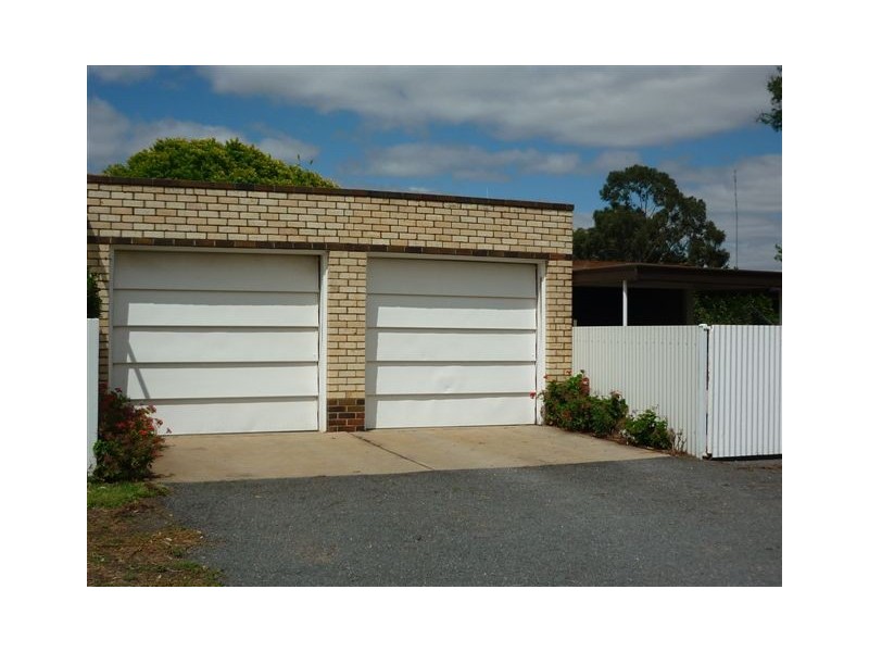 36 Craig Ave, Warracknabeal VIC 3393