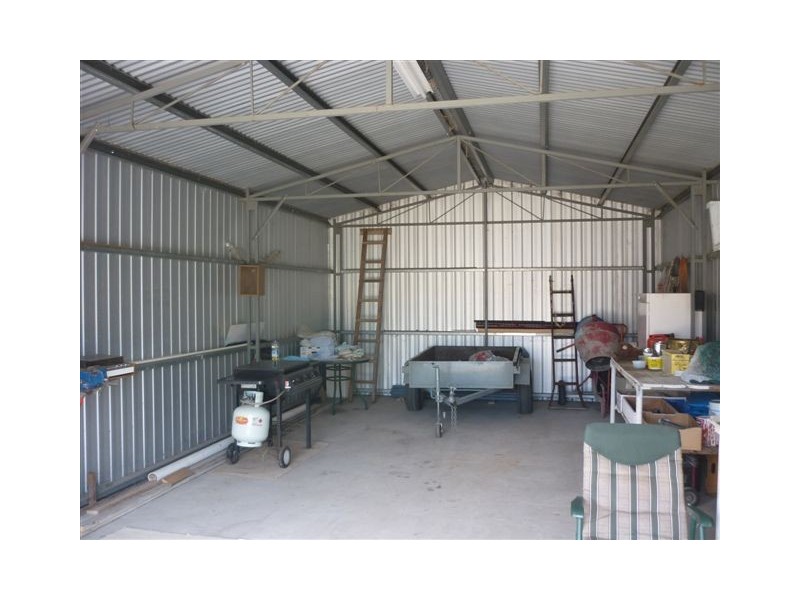 56 Molyneaux St, Warracknabeal VIC 3393