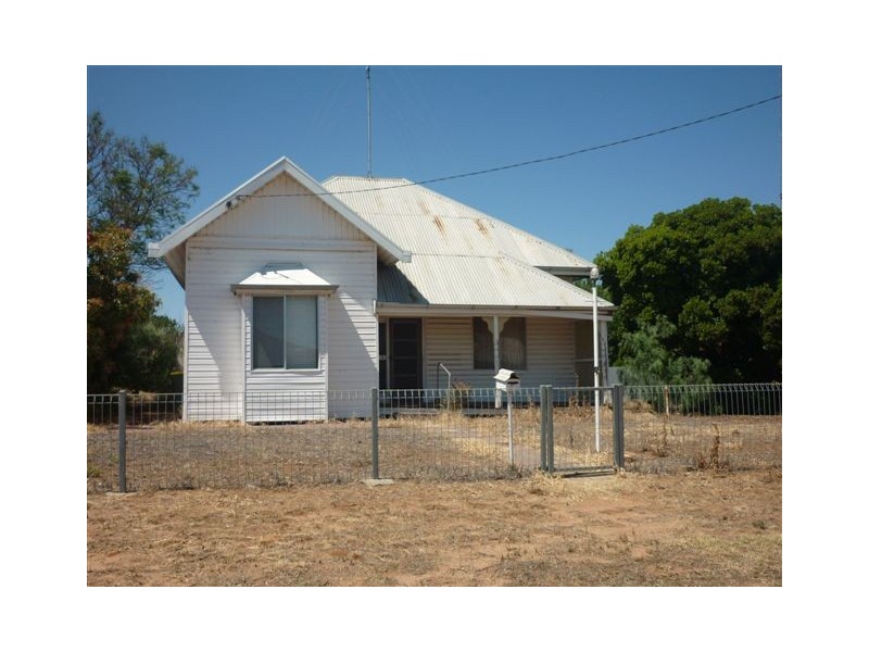 12 Lake St, Rainbow VIC 3424