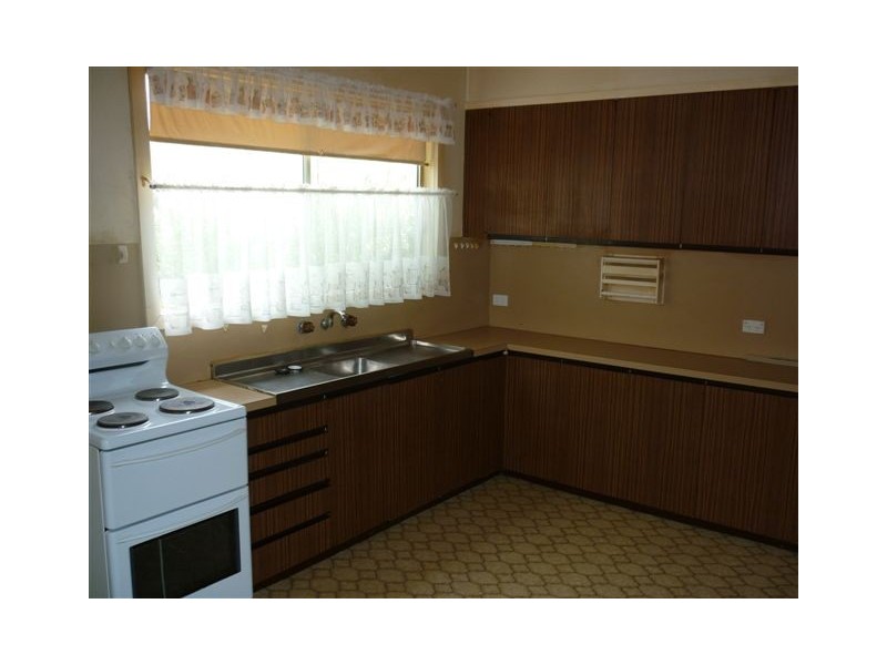 12 Lake St, Rainbow VIC 3424