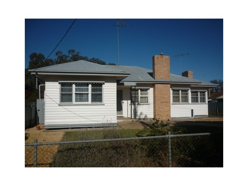 12 Alamein Ave, Warracknabeal VIC 3393