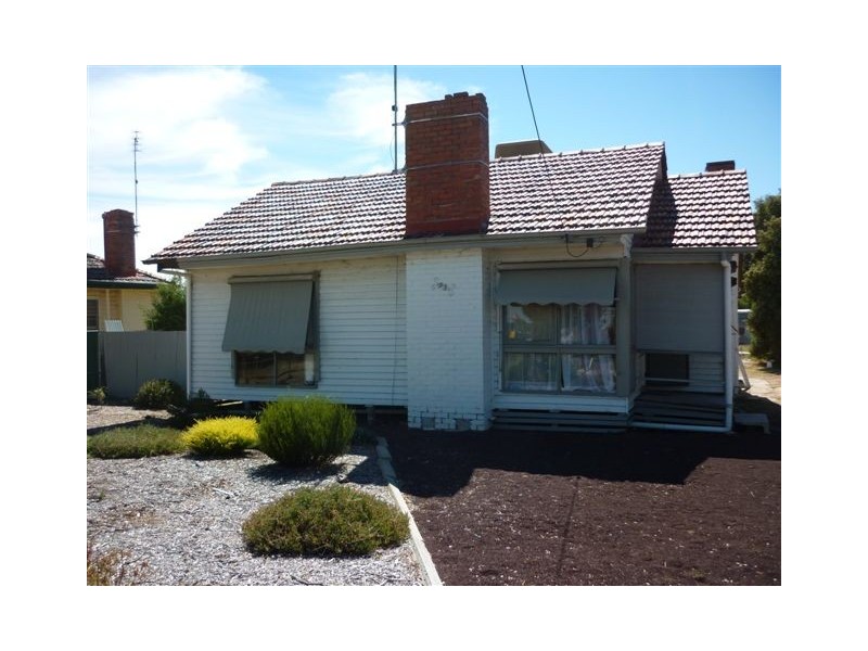 93 Anderson Street, Warracknabeal VIC 3393