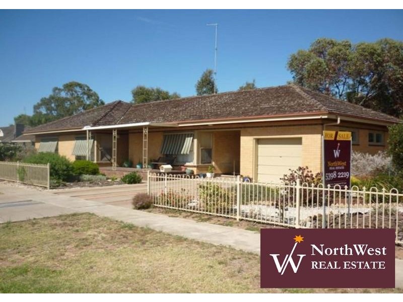 122 Jamouneau Street, Warracknabeal VIC 3393