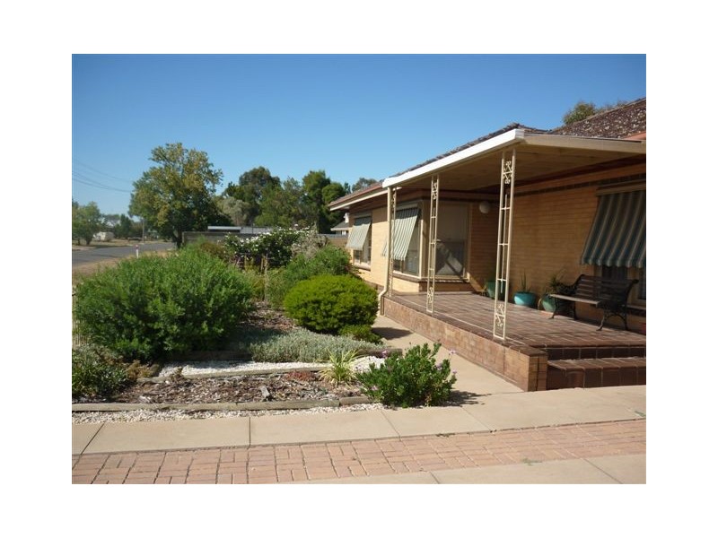 122 Jamouneau Street, Warracknabeal VIC 3393